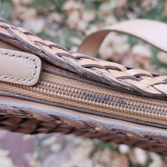 Fossil tan woven leather shoulder bag - Picture 6 of 6